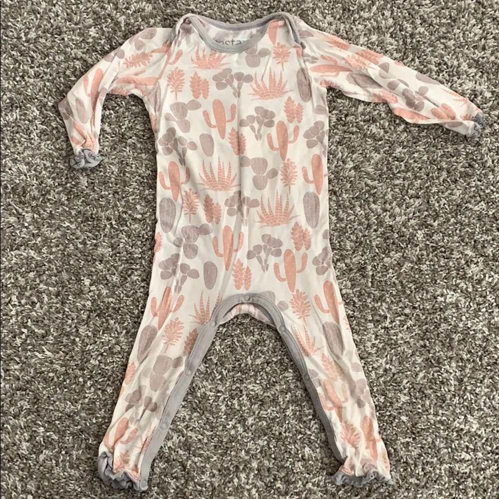 Bestaroo pink and gray cactus coverall
